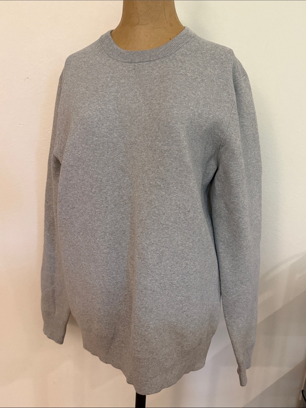 Uniqlo sz M Classic Crewneck Sweatshirt in Heather Gray cotton blend great cond